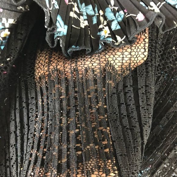 Chelsea28 black floral pleated Lace minidress XS - Picture 9 of 9